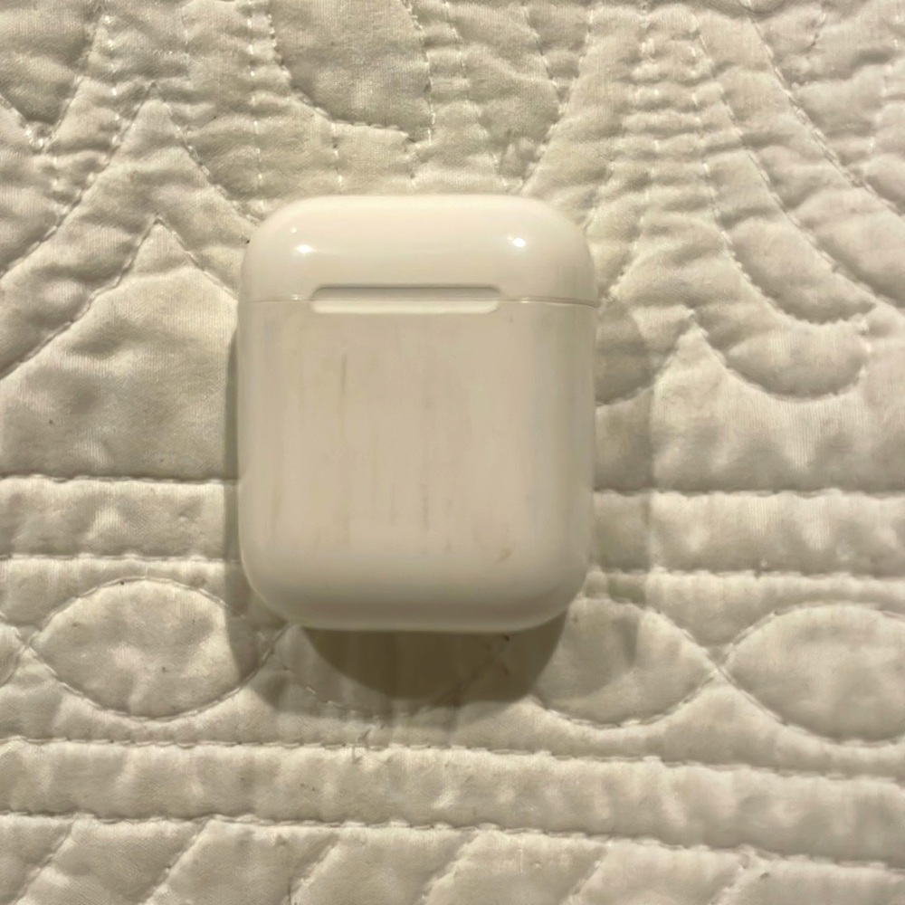 AirPod charging case ( just case )